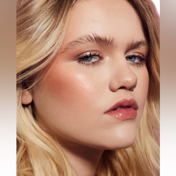 HP🎉Fenty Cheeks Suede Waterproof Powder Blush Tahiti Teaze - Picture 4 of 10